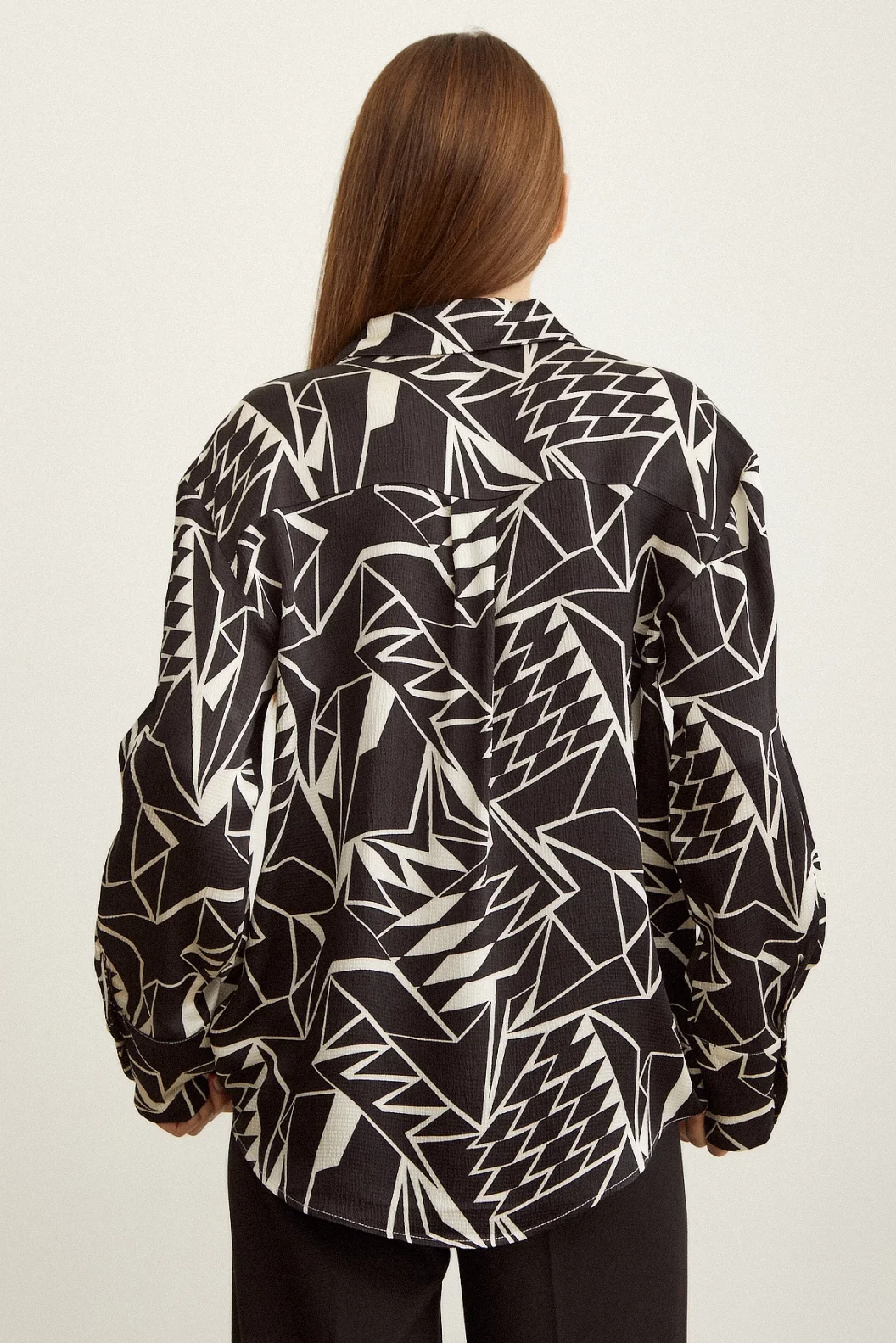 Geschichtete Reliefmuster Shirt Schwarz