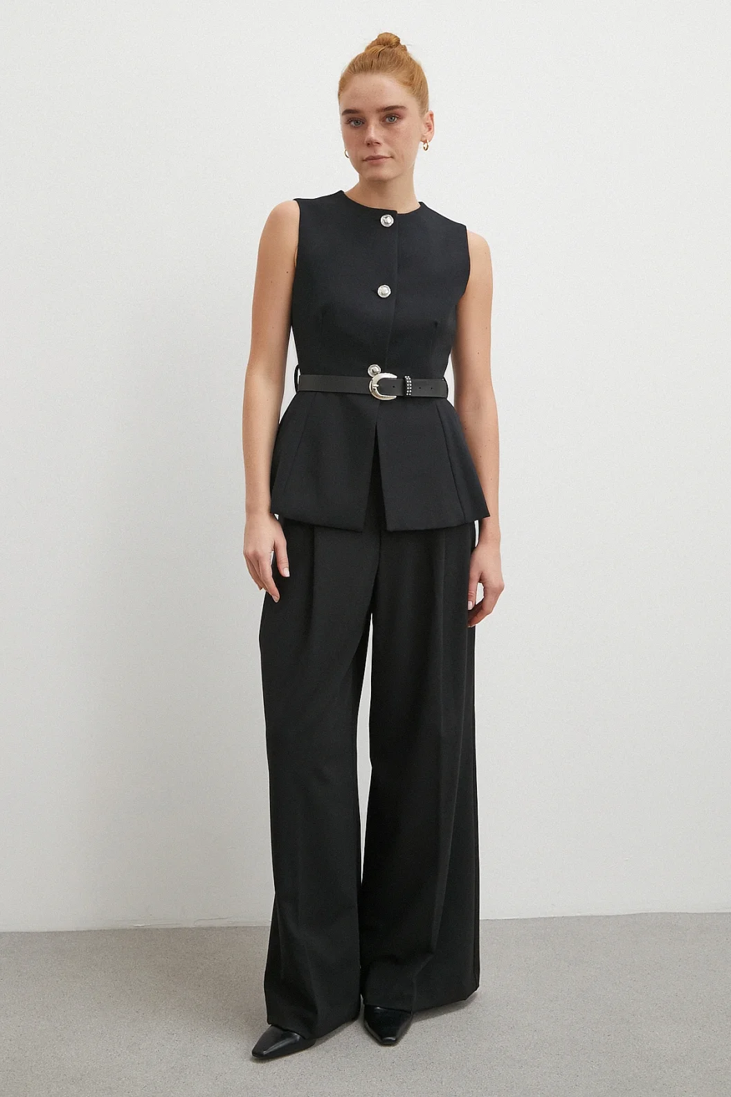 Kemerli Bisiklet Yaka Üç Düğmeli Yelek Siyah