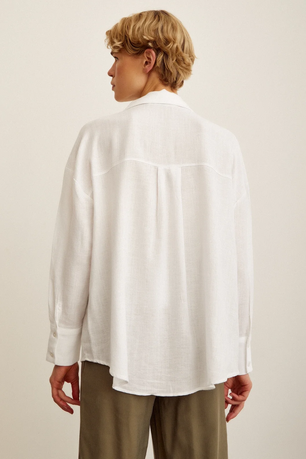 قميص روبالي أوفيرسايز أبيض