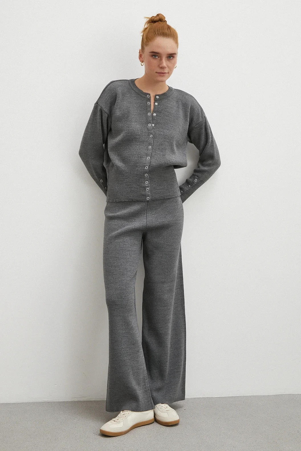 Çıtçıtlı Pantolonlu Triko Takım Antirasit