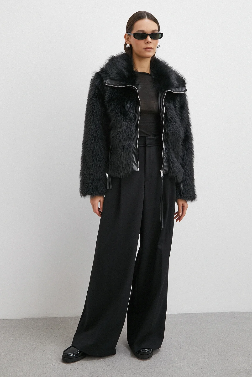 Deri Garnili Lolita Mont Siyah