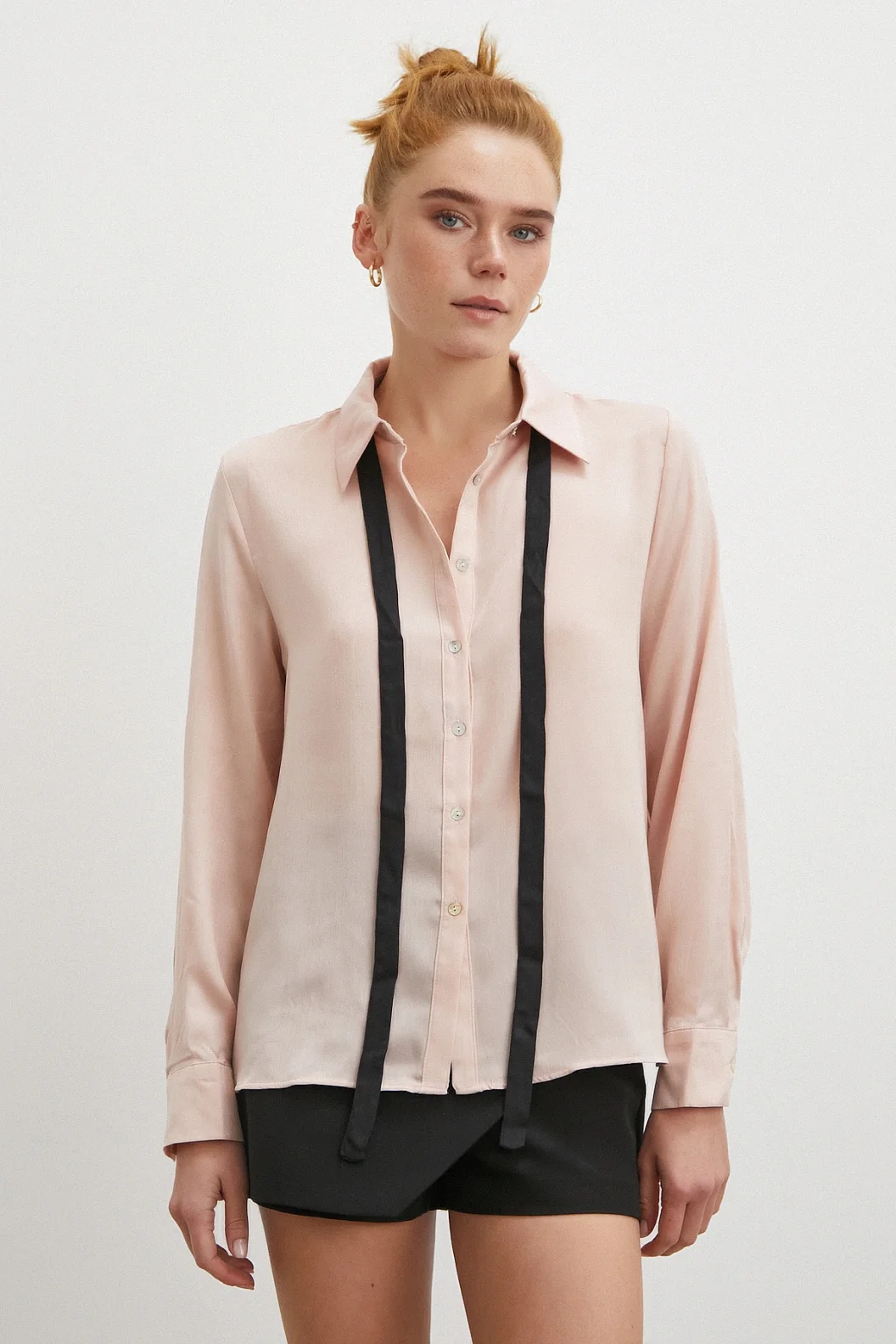 Yaka Bağlamalı Saten Gömlek Pembe