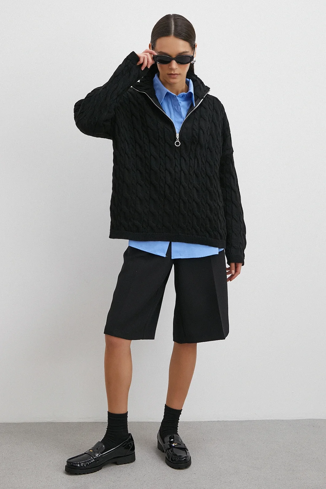 Saç Örgülü Yarım Fermuarlı Kazak Siyah