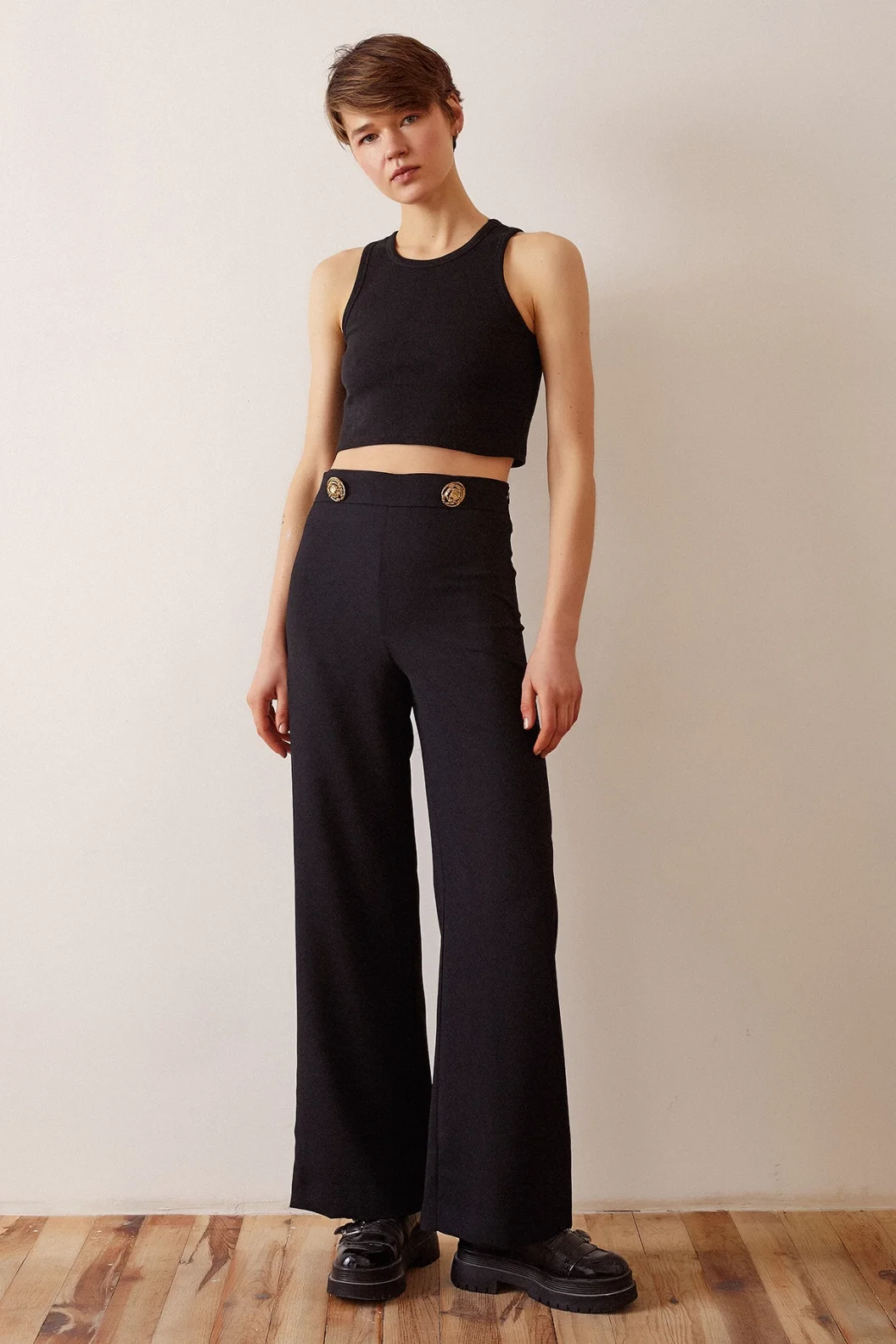 Knopfdetail Loose Fit Hose Schwarz