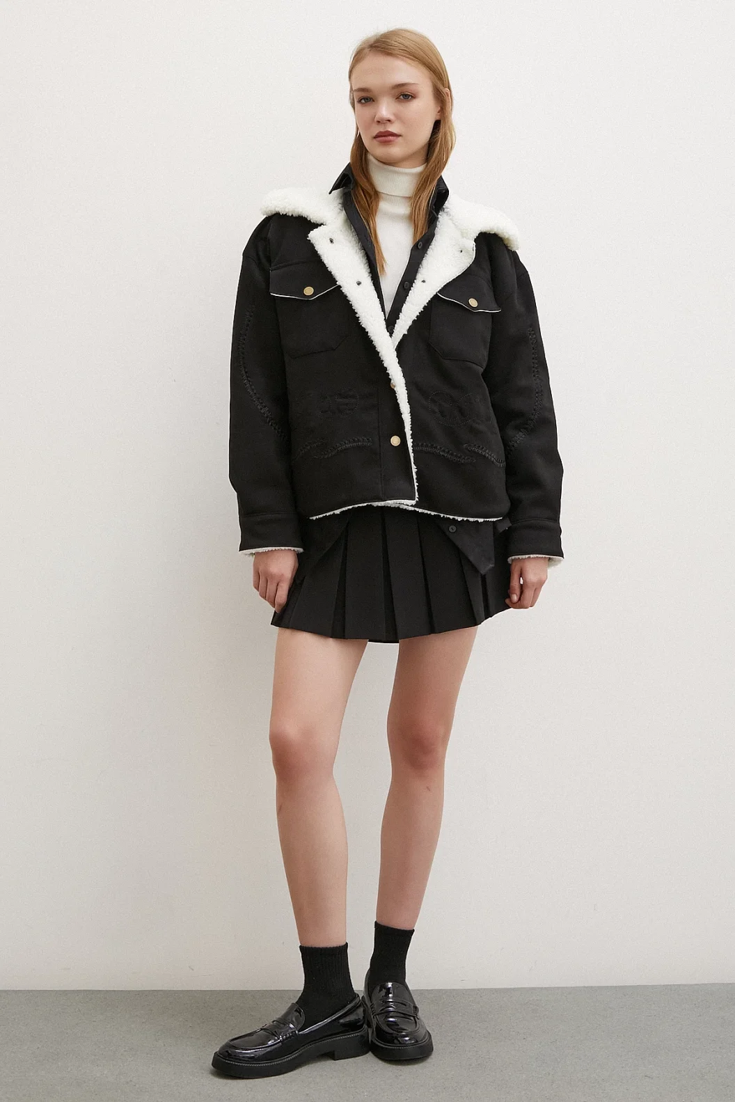 Velours gefütterte Jacke in Schwarz