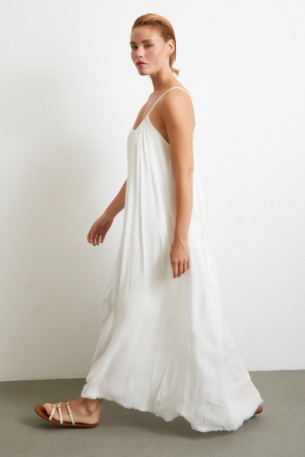 Sleeveless Pleated Wide Dress White