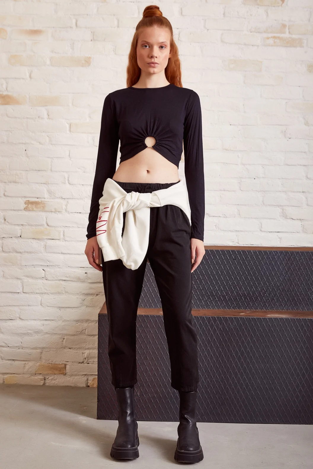 بنطلون قطن غاباردين فضفاض بحزام أسود