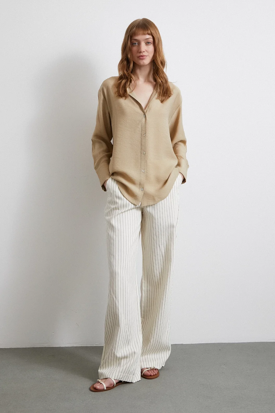 Feingewebte Satinbluse Beige