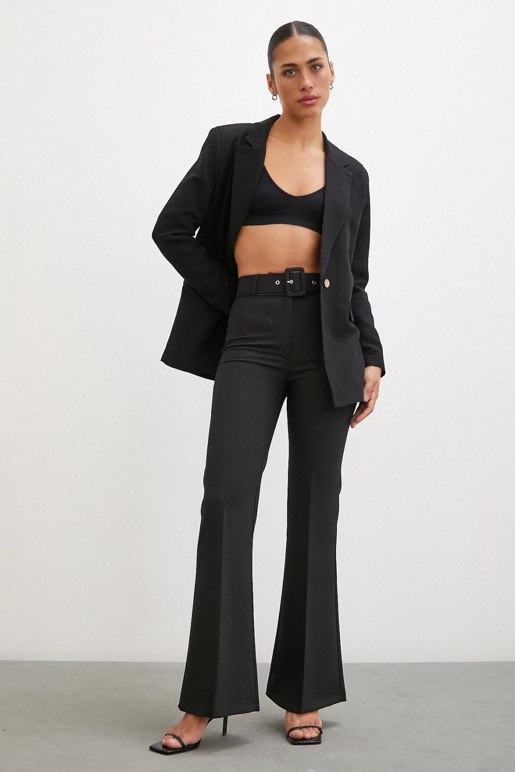 سروال فم الأسبانية ذو خصر محزز أسود