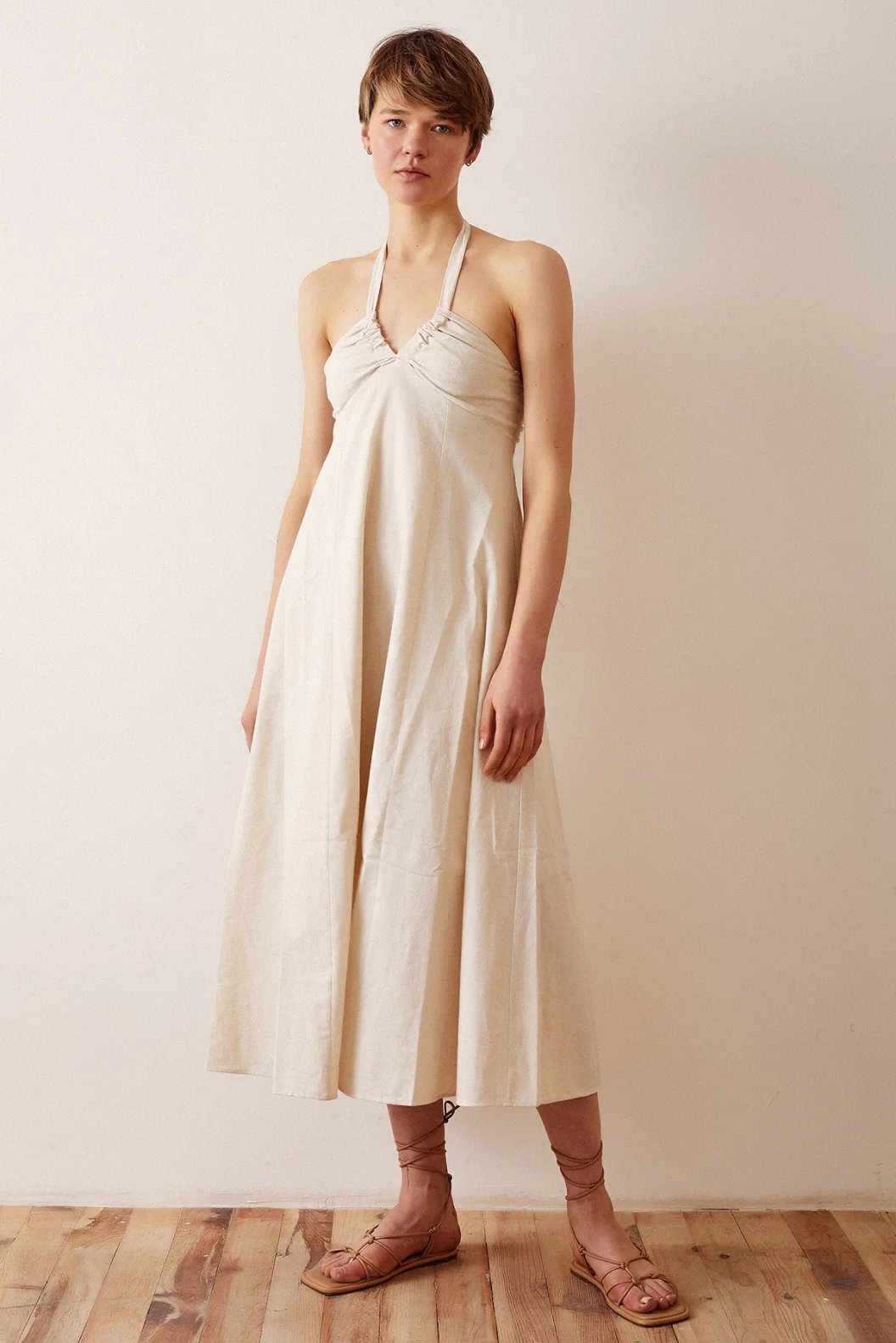 Rückenfreies Trägerkleid Creme