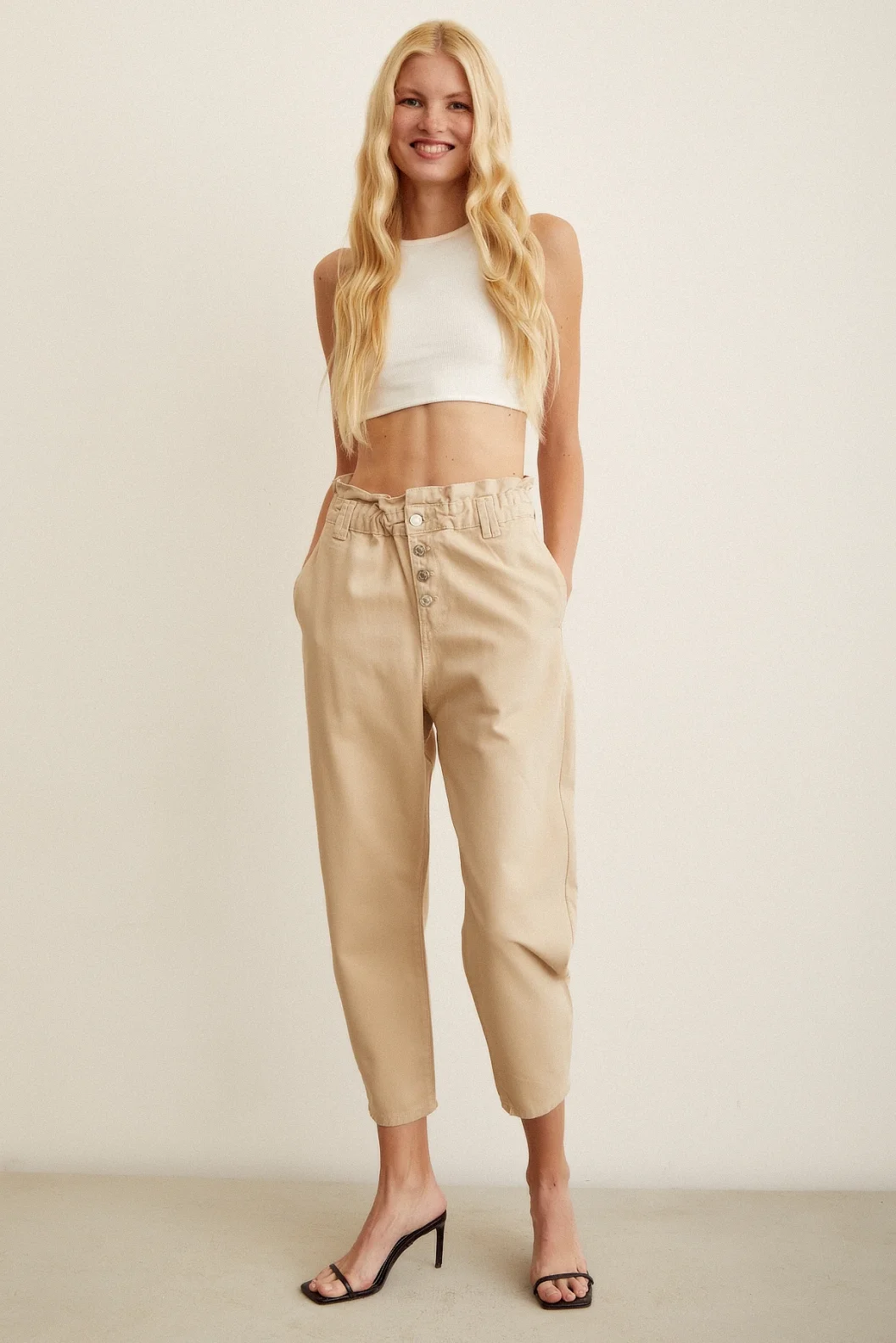 Elastic Waist Button Closed Boyfriend Jeans Beige