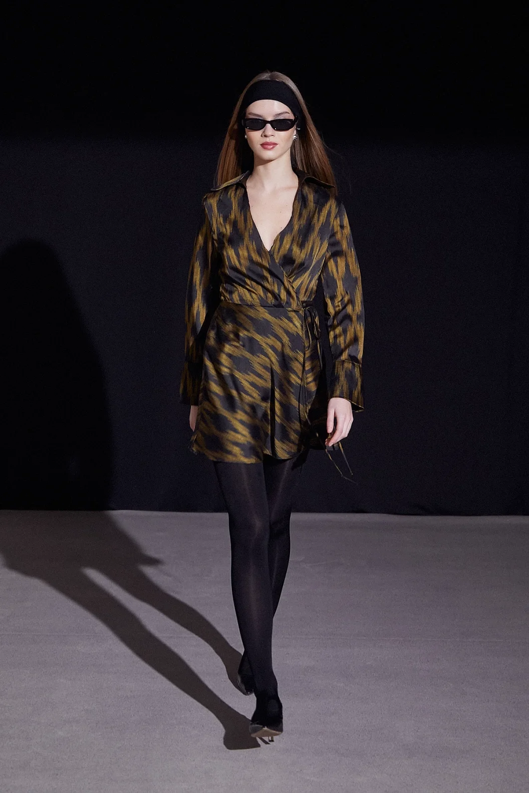 Wickelkleid mit Rambanbindung Schwarz