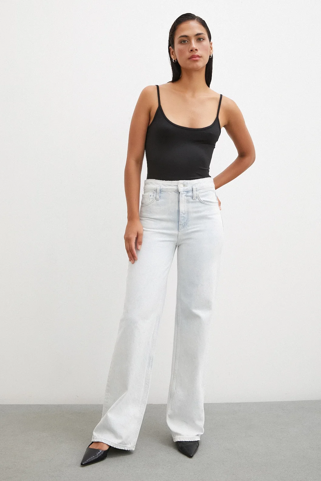 Black Sleeveless Top