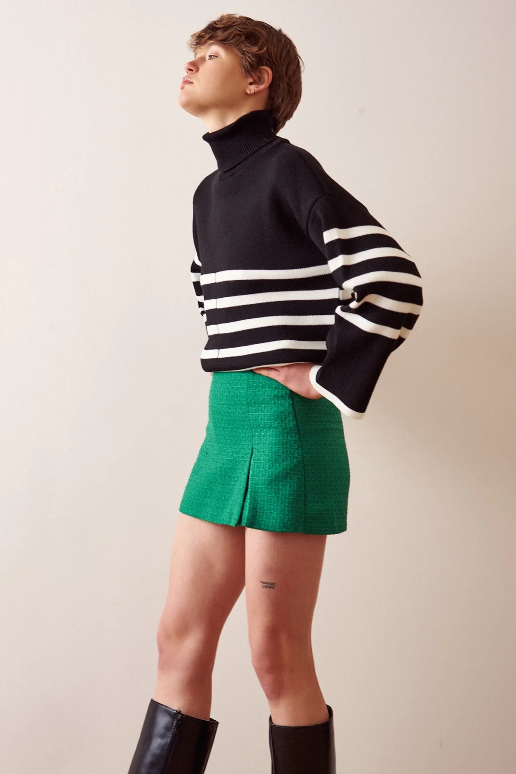 Grüner Tweed-Shorts-Rock mit Schlitz