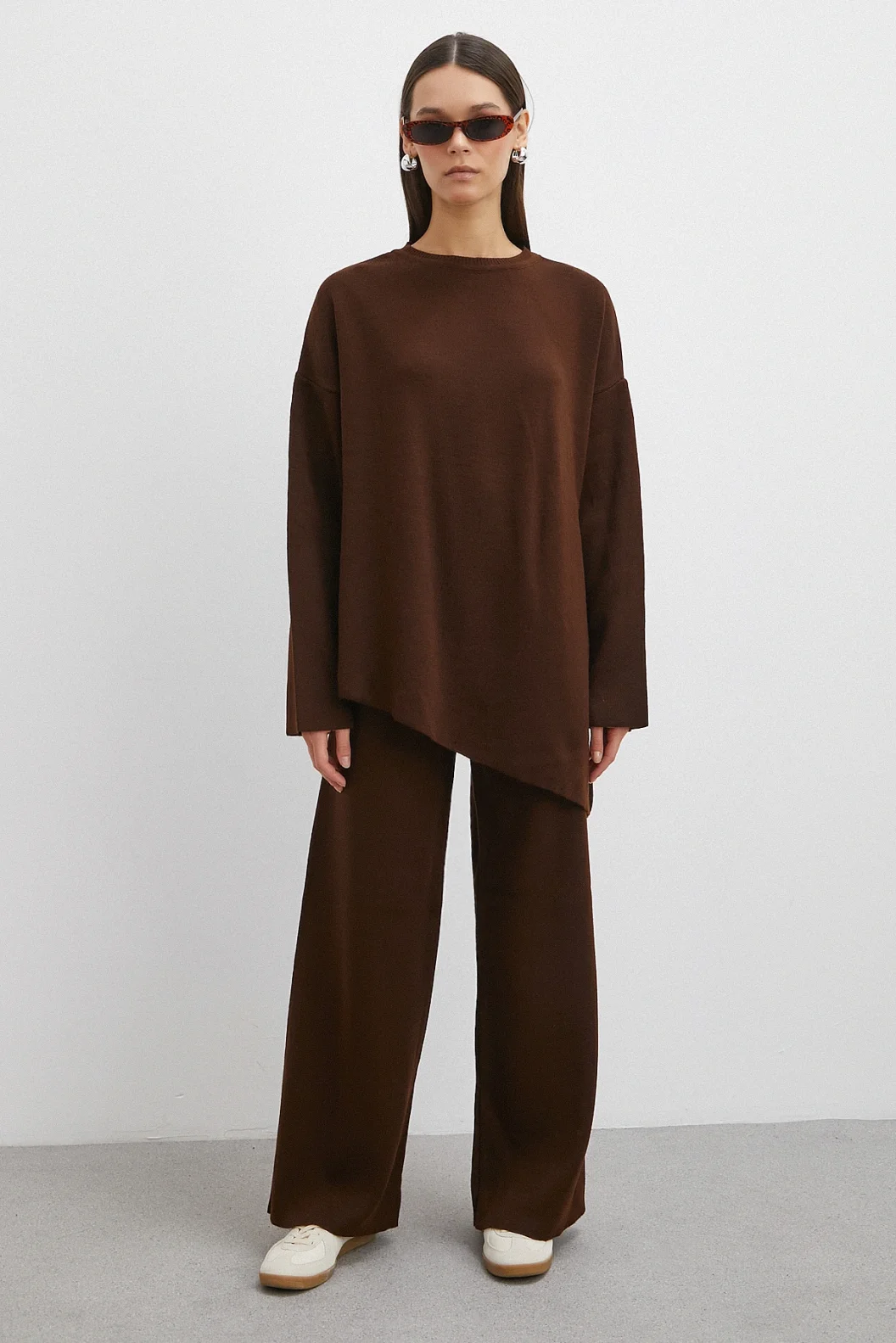 Eteği Çapraz Pantolonlu Bisiklet Yaka Takım Kahve