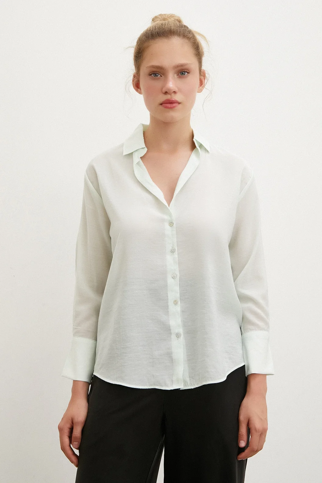 V-Neck Ribbed Shirt Mint