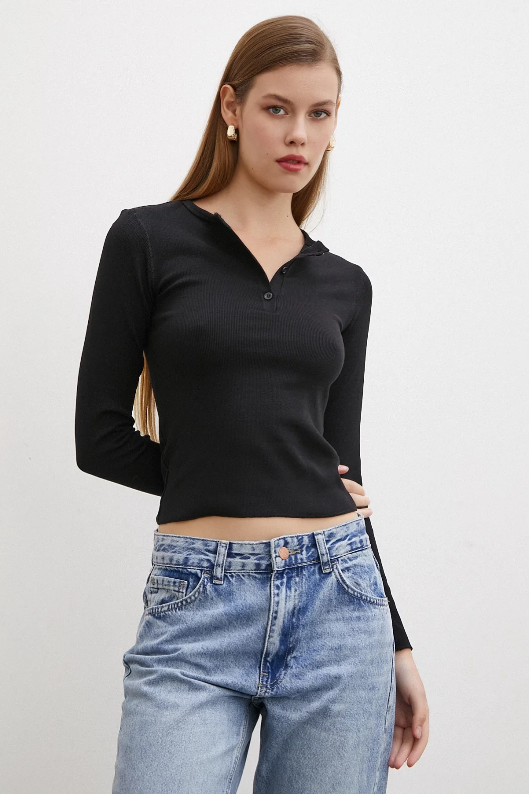 قميص كورسيه بأزرار أمامية أسود