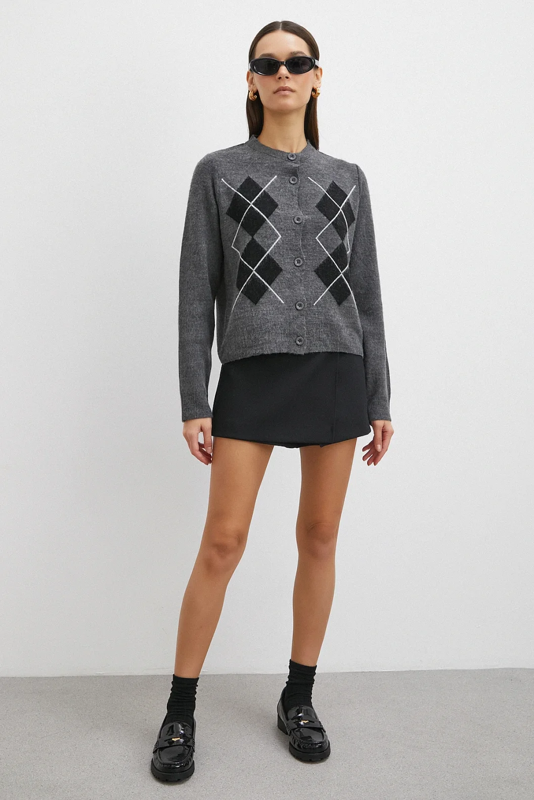 Düğmeli Baklava Desenli Hırka Antirasit