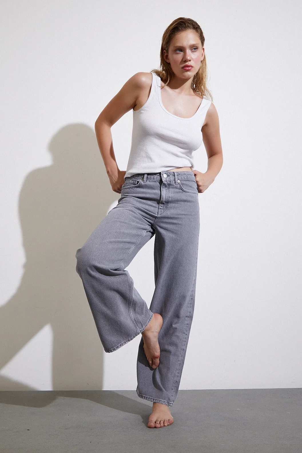 High Waisted Wide Leg Jean Smoke