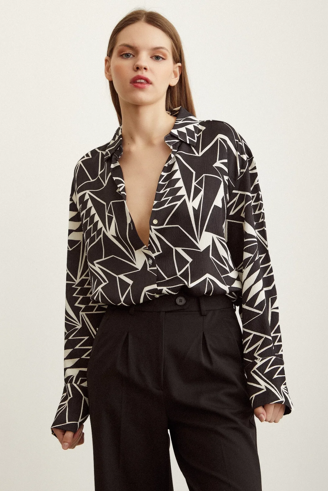 Geschichtete Reliefmuster Shirt Schwarz