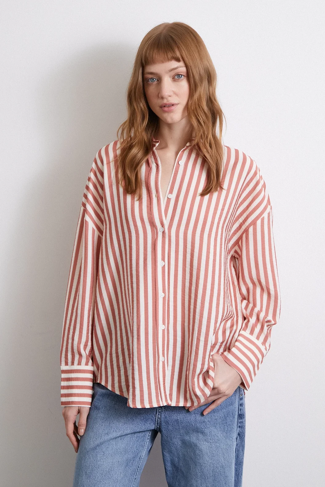 Gestreiftes T-Shirt Lehm