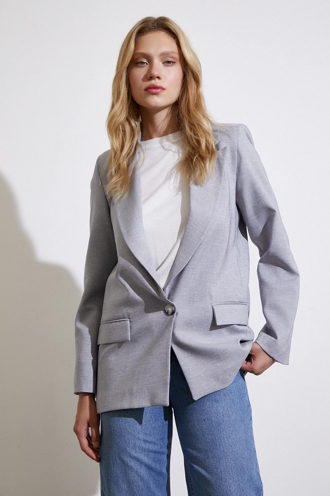 سترة بليزر بزر واحد رمادي