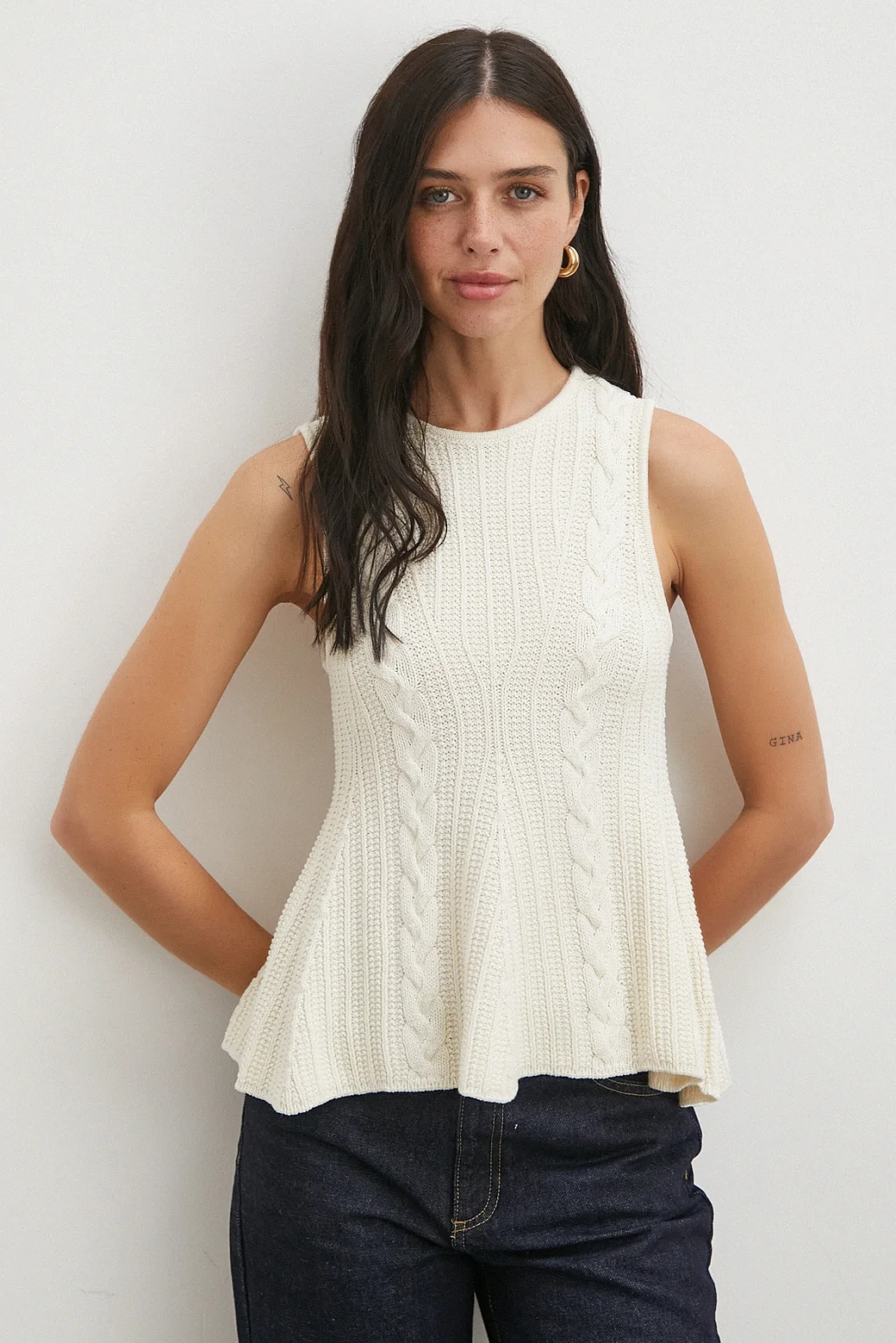 Burgu Örgü Kolsuz Triko Ekru