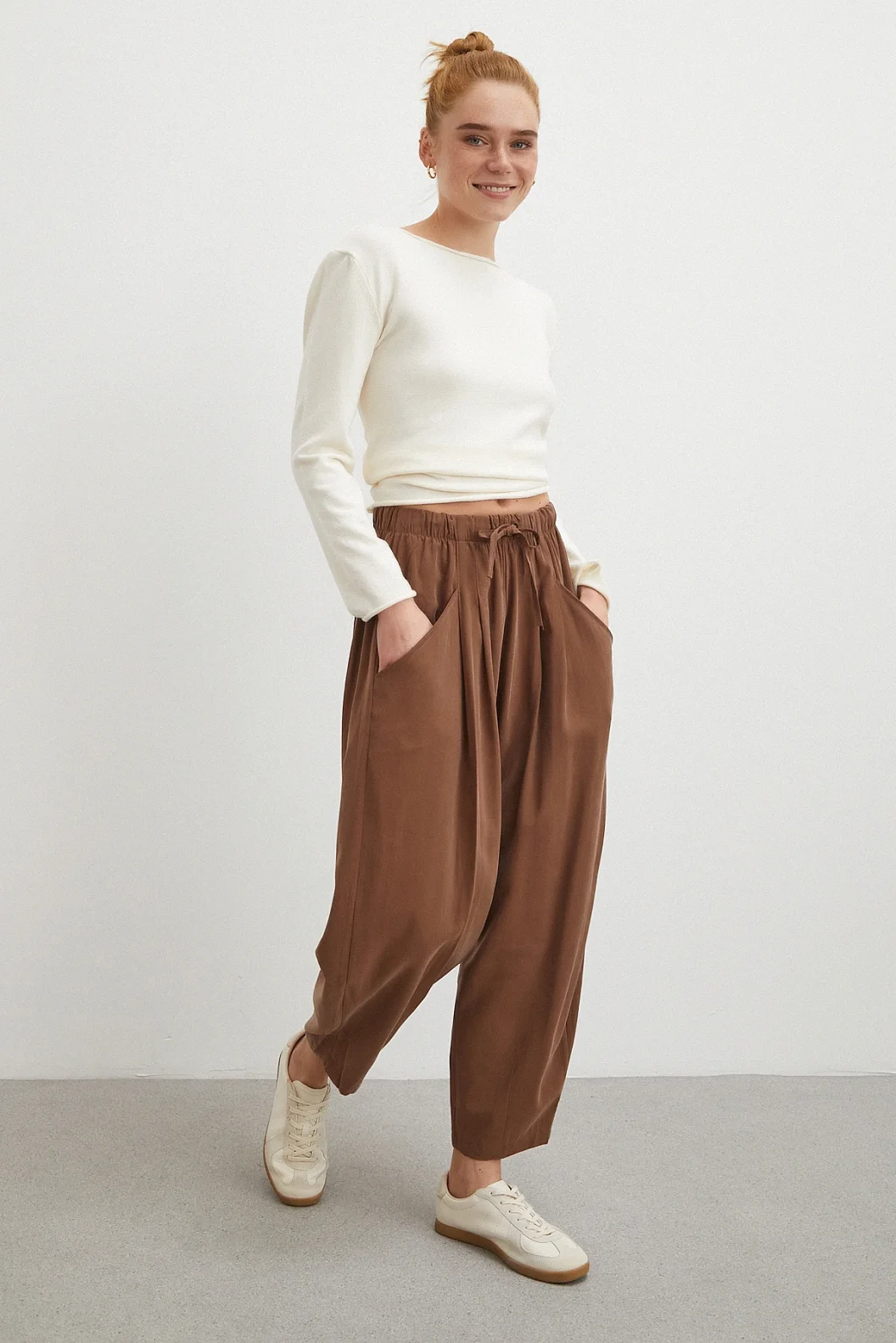 Bağcıklı Beli Lastikli Pileli Pantolon Kahve