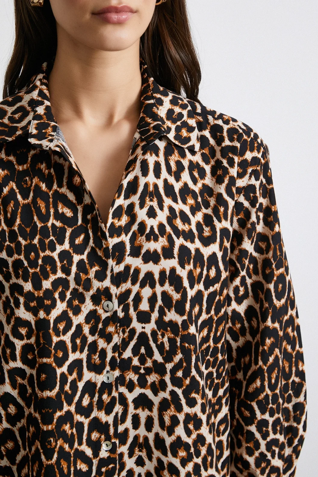 قميص بوبلين بتصميم جلد النمر بيج