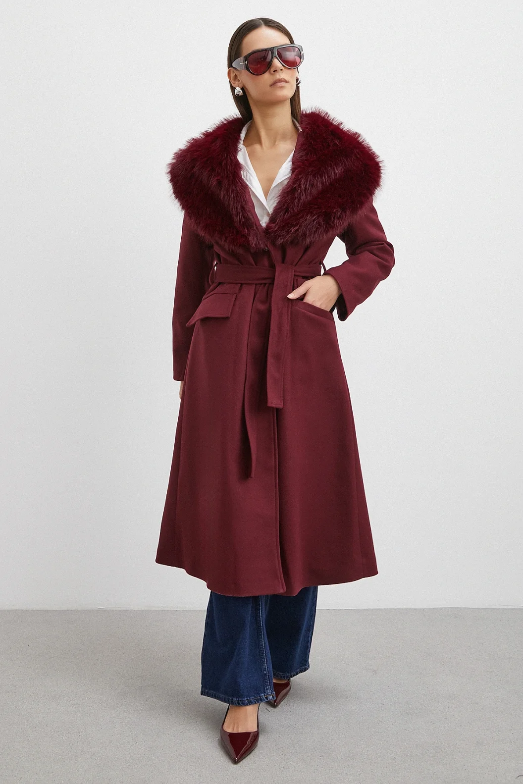 Kürk Yaka Kuşaklı Kaşe Kaban Bordo