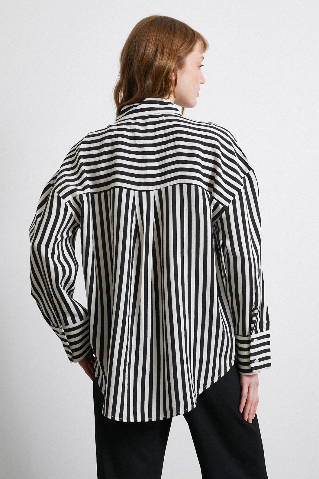 Gestreiftes T-Shirt Schwarz