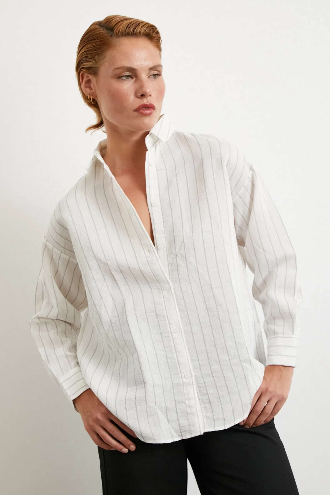 قميص مخطط قطني أبيض