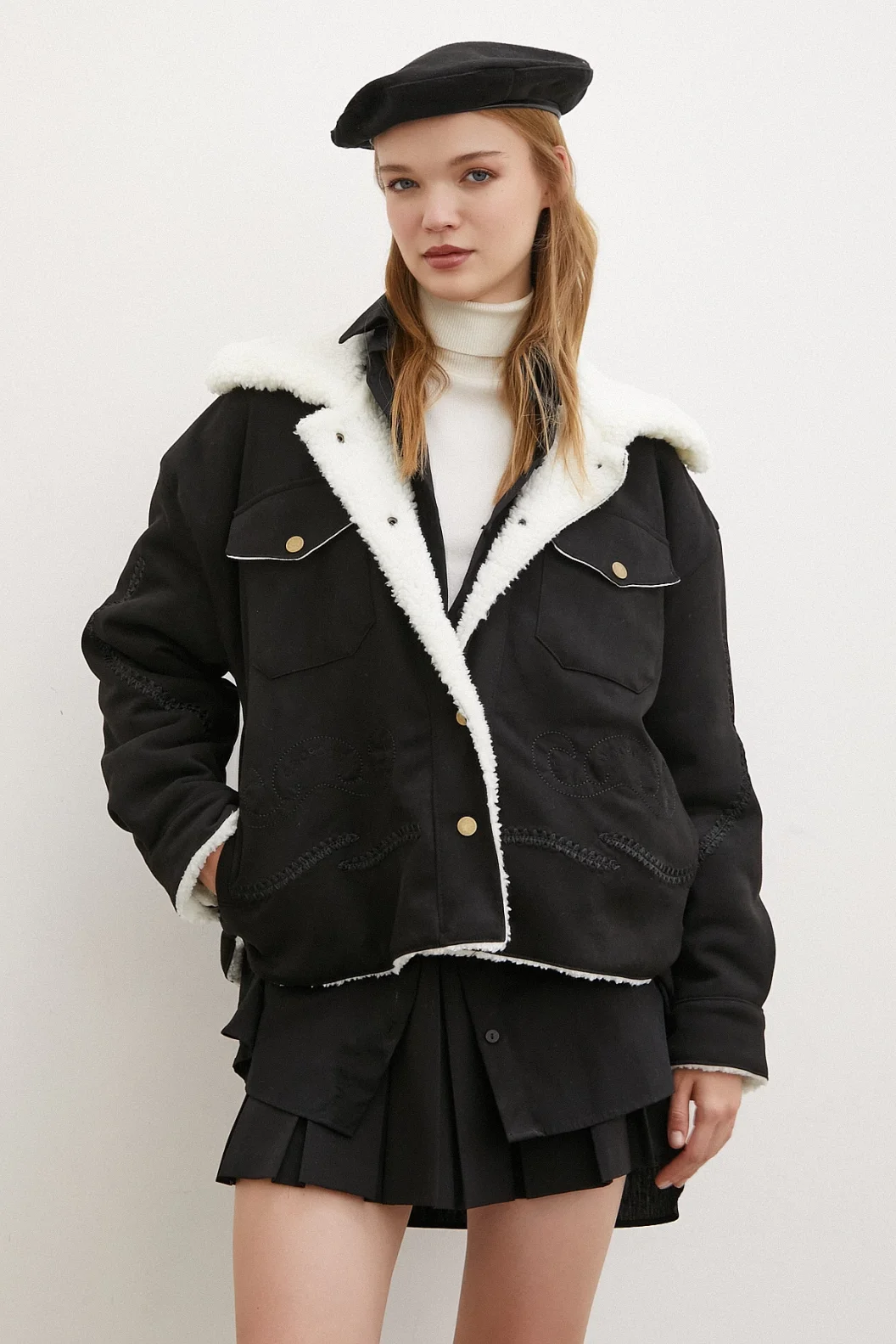 Velours gefütterte Jacke in Schwarz