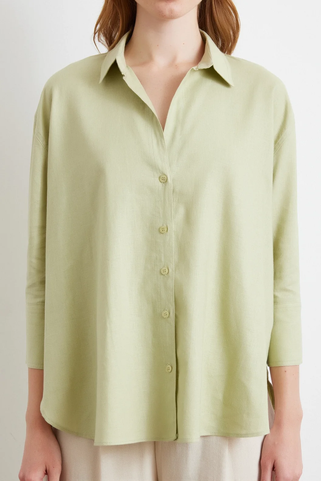 قميص ذو أكمام طويلة للفقراء بفتحة على الجانب