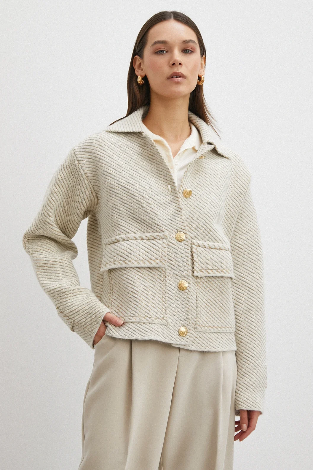 Polo Yaka Cepli Gold Düğmeli Ceket Krem