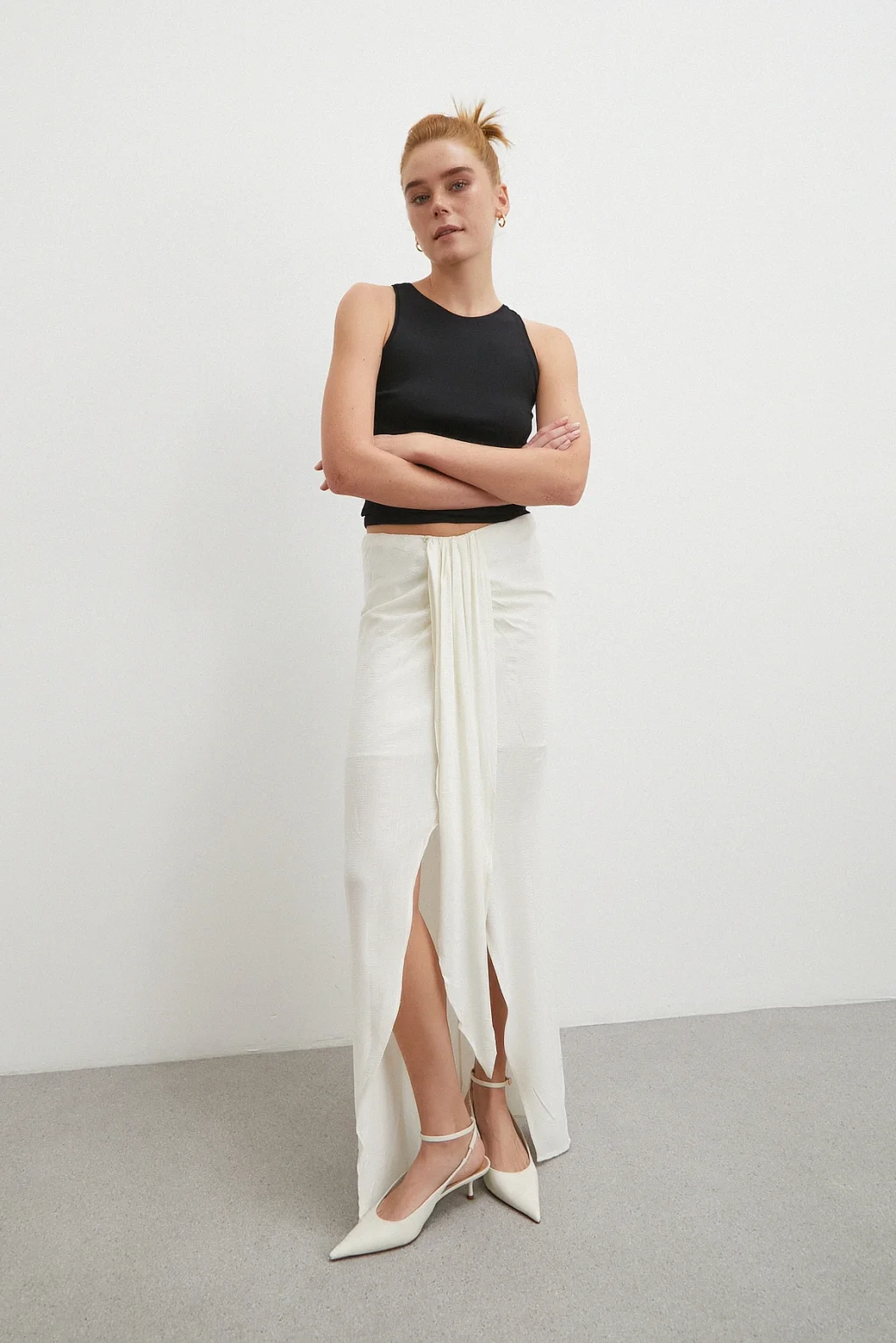 Önü Bağlamalı Yırtmaçlı Etek Ekru