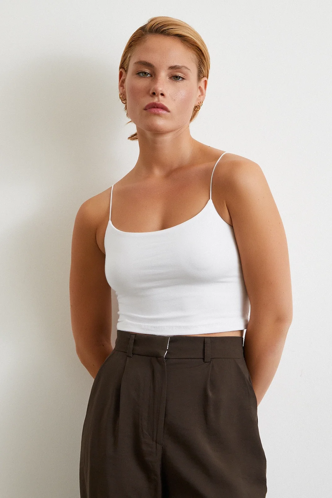 Lastik Askılı Top Beyaz