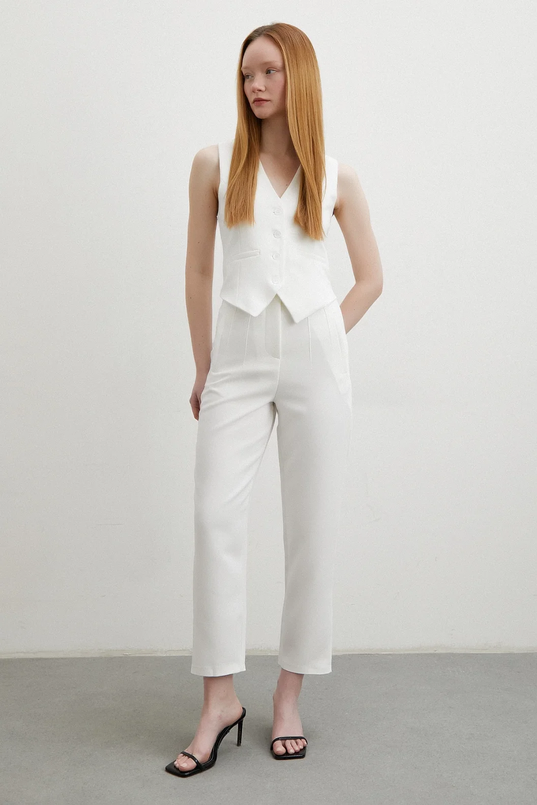 Front Brush Skinny Fabric Pants Ecru