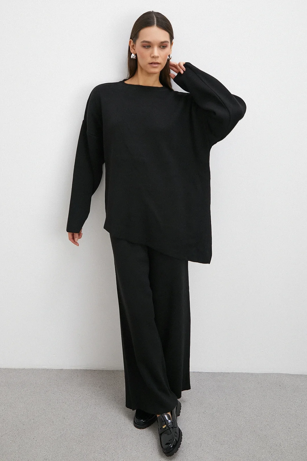 Eteği Çapraz Pantolonlu Bisiklet Yaka Takım Siyah