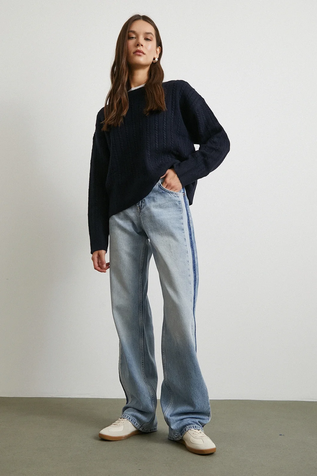 Yüksek Bel Şerit Detaylı Boru Paça Jean Mavi