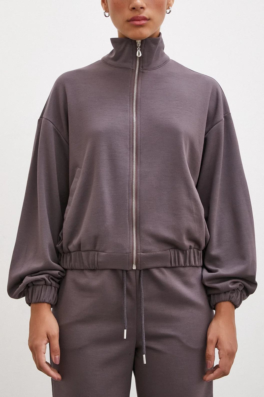 سويت شيرت بسحاب اللون بني