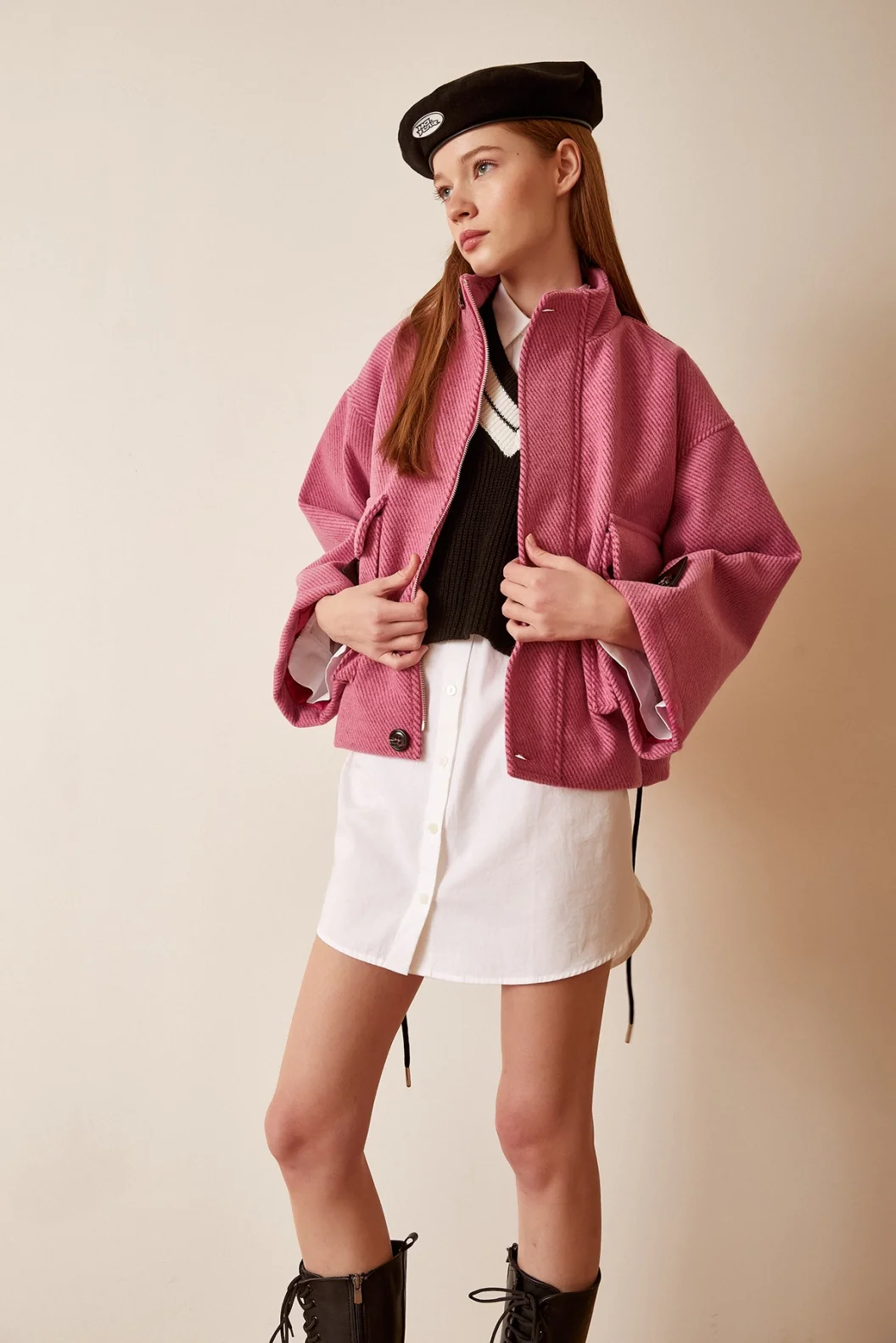 Handy Crop Jacke mit detaillierten Schnüren in Rosa