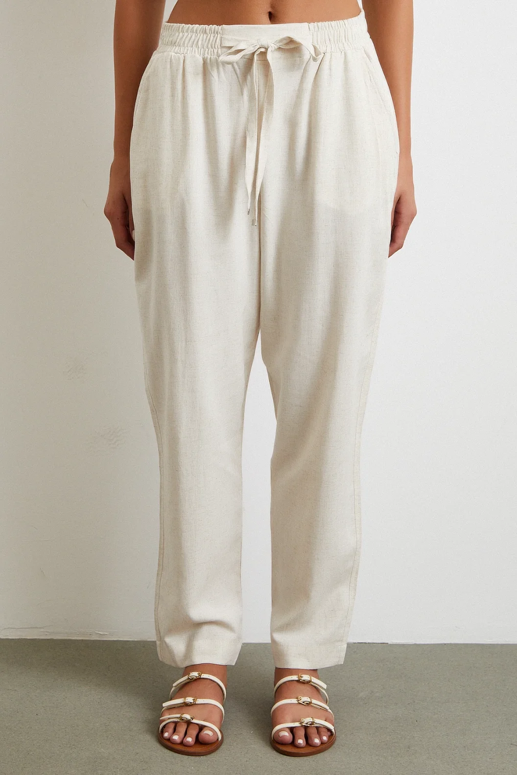 سروال كلاسيكي بخصر مطاطي بيج