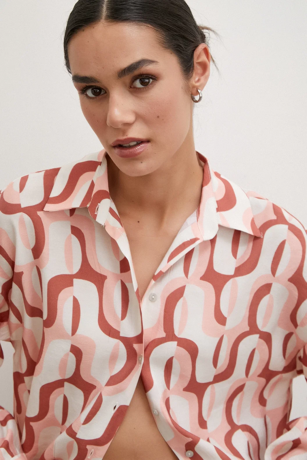 قميص بوب كريم التسعينيات