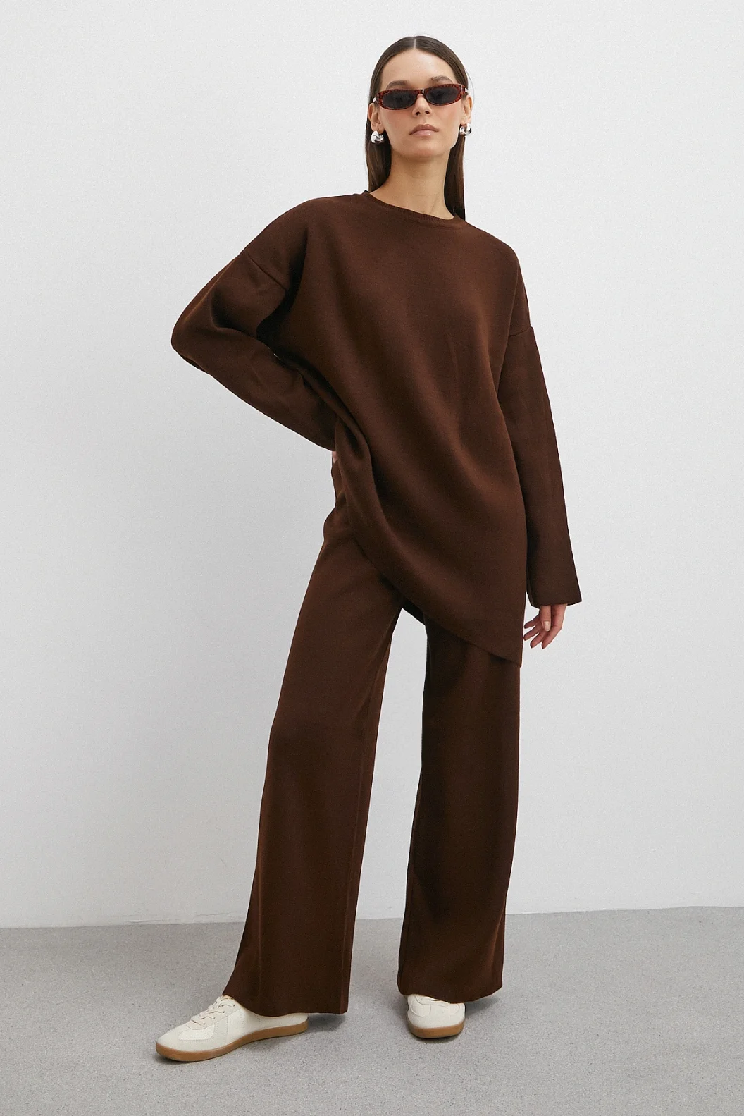 Eteği Çapraz Pantolonlu Bisiklet Yaka Takım Kahve