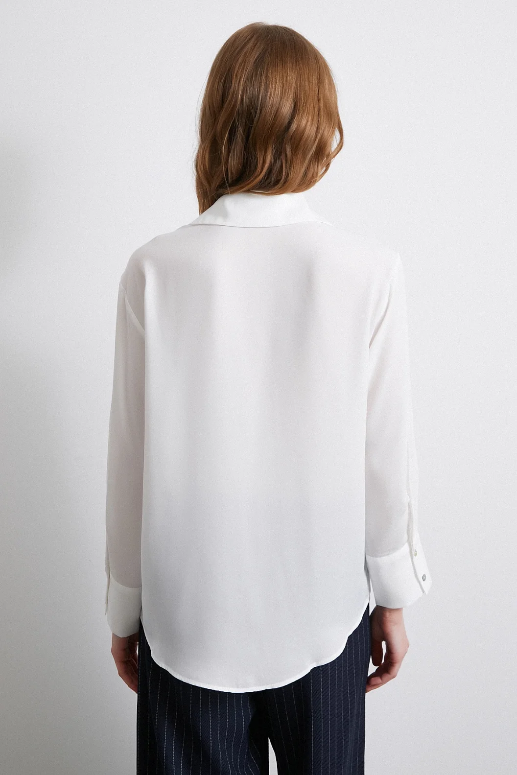 V-Ausschnitt Satin Bluse Ecru