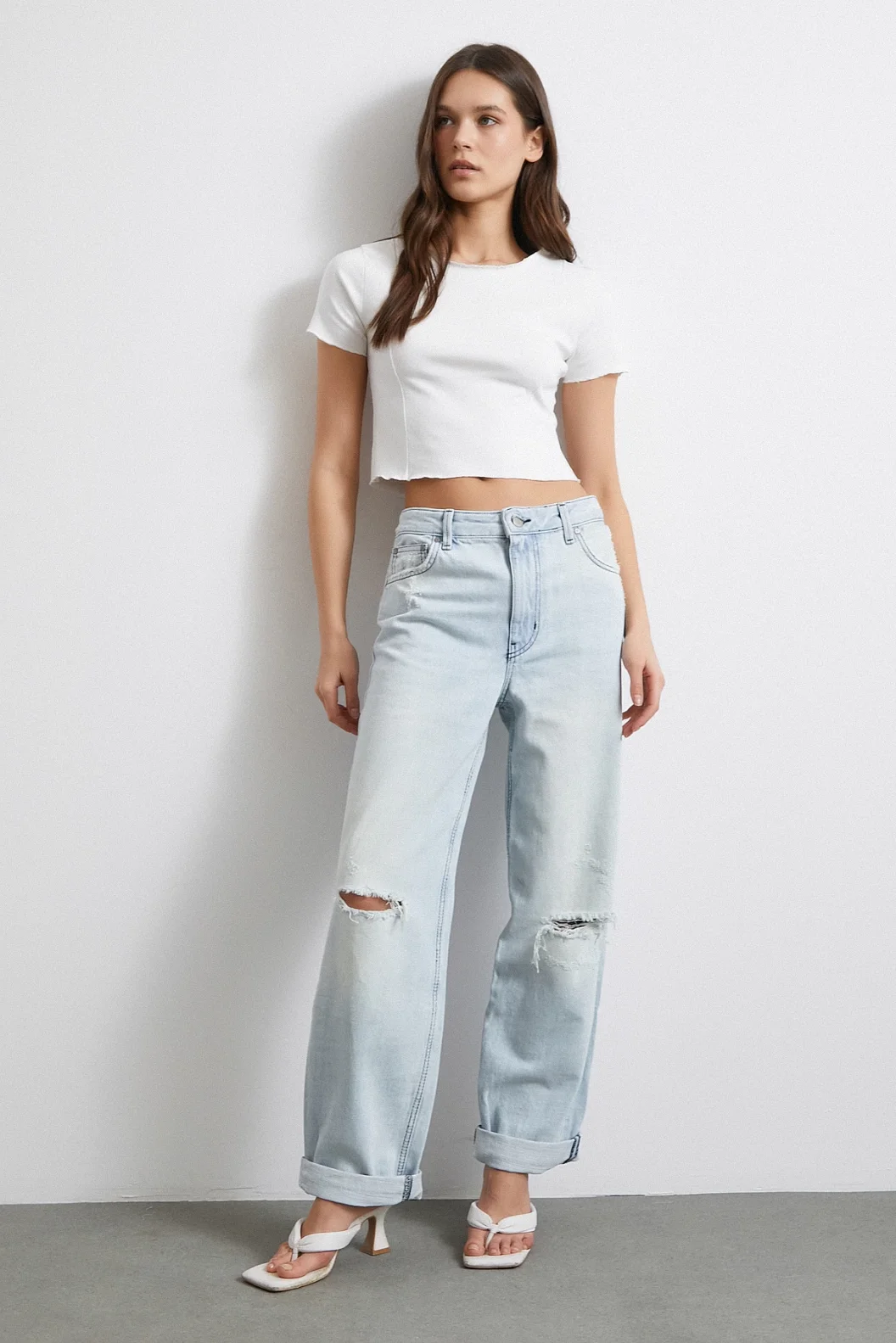 High Waist Frayed Hem Ripped Detail Jeans Ice Blue
