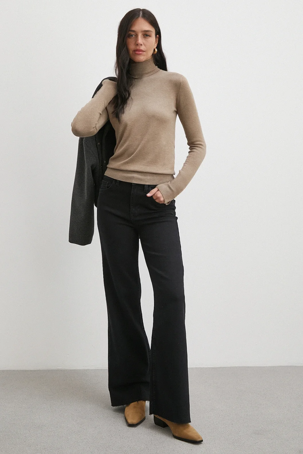 Push Up Kesik Geniş Paça Jean Siyah