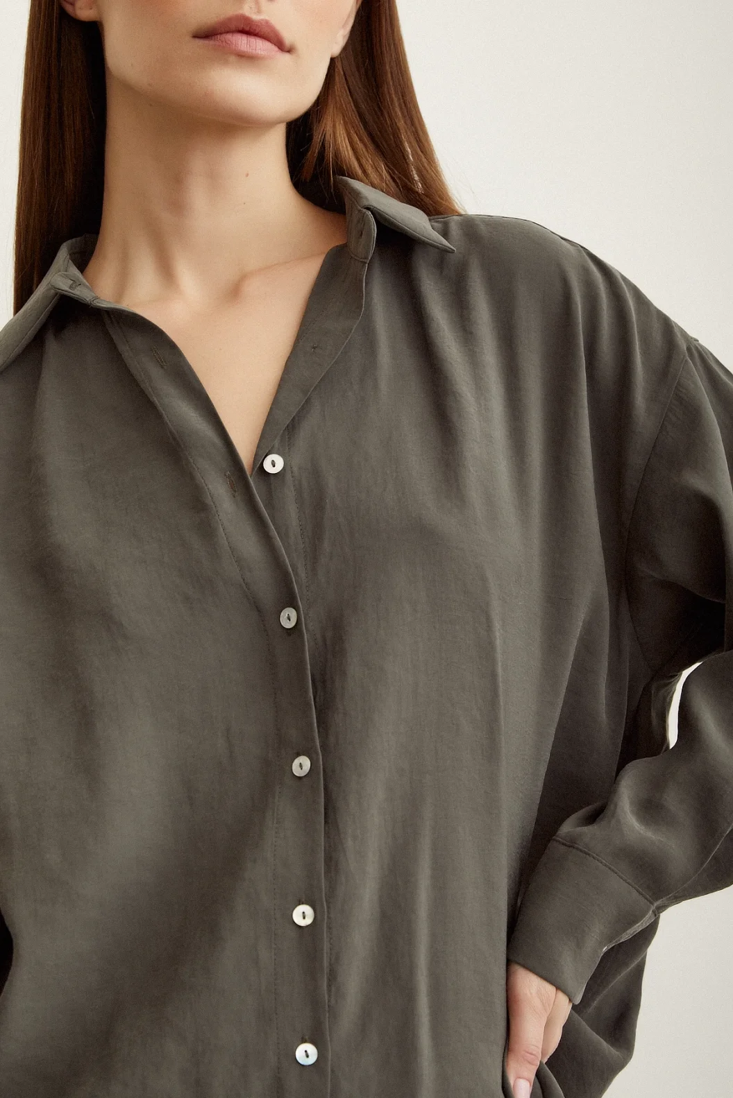 Basic Modal قميص بلون خاكي