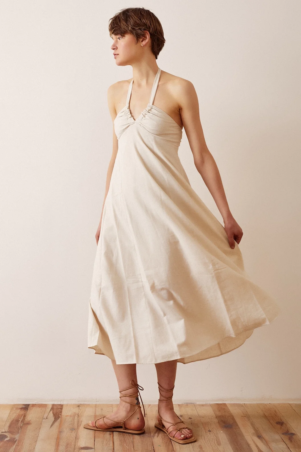 Rückenfreies Trägerkleid Creme